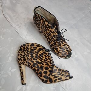 Louise Et Cie Lo Vernonia Leopard Print‎ Leather Peep Toe Heeled Ankle Booties
